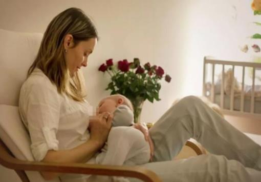 寶寶出生沒奶水時可以喂水嗎?吸出來的母乳怎么保存?