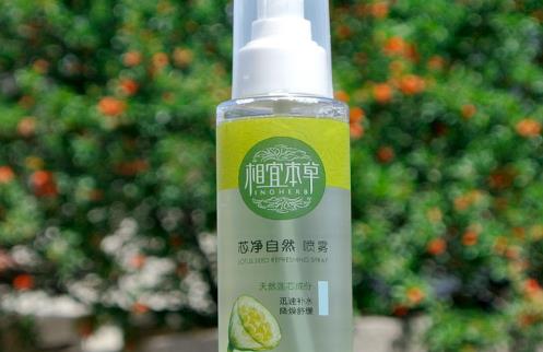 保濕噴霧什么時候用 保濕噴霧使用時間
