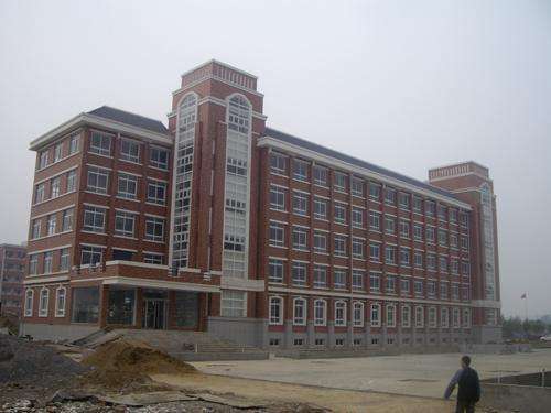2、河南職業(yè)技術(shù)學(xué)院.jpg
