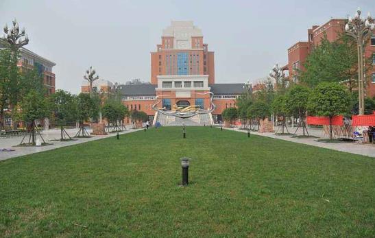 10、四川文化產業職業學院.jpg