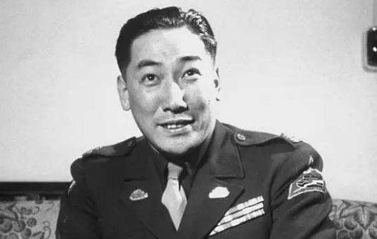 3、一表人才蔣緯國.jpg