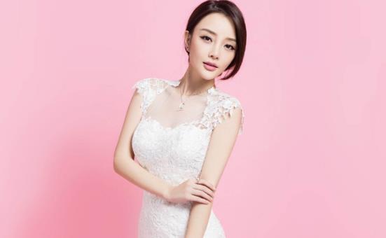 二、做頭發的李小璐.jpg