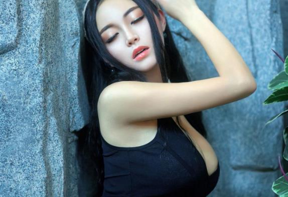 2、中國乳神潘春春2.jpg