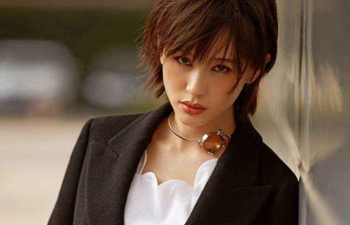 中國五個80斤以下的女明星排行榜,鞠婧祎最瘦,76斤!