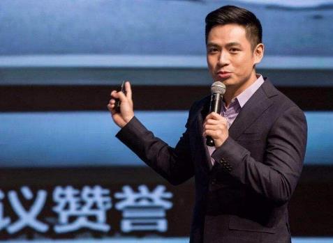 央視十大帥哥主持人排行榜,李澤鵬第一,撒貝寧第二