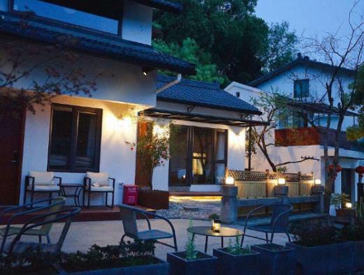 西湖邊上的酒店排名,杭州西湖國賓館、涵軒優選民宿口碑好