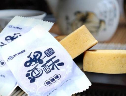 青島十大必吃美食排名,辣炒蛤蜊搭配啤酒很美味,啤酒酥歷史悠久