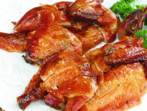 青島十大必吃美食排名,辣炒蛤蜊搭配啤酒很美味,啤酒酥歷史悠久
