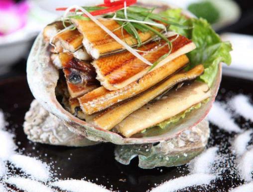 舟山十大名小吃排名,舟山帶魚(yú)味道鮮美,大烤目魚(yú)非常誘人
