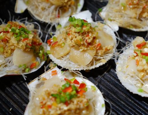 寧波南塘老街美食排行,烤扇貝搭配粉絲更可口,桃酥餅很出名