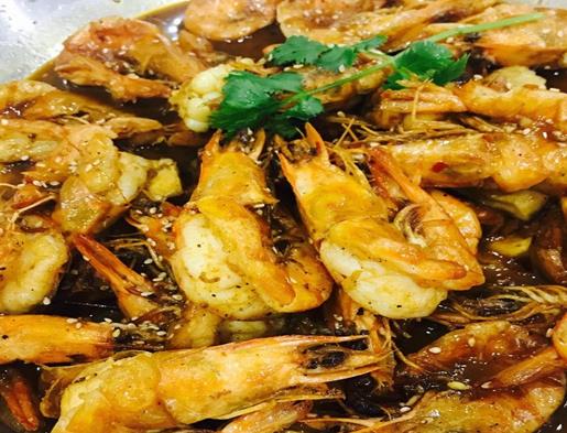 牟平十大好吃飯店,鮮大蝦火鍋類似干鍋,滬上阿姨下午茶很棒