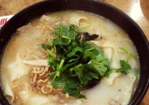 鄭州燴面館排名,合計燴面稱為中華名小吃,蕭記燴面味道鮮美