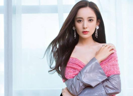 中國十大90后女明星排行榜,鄭爽感情一波三折,迪麗熱巴美若天仙