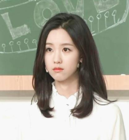 中國十大90后女明星排行榜,鄭爽感情一波三折,迪麗熱巴美若天仙