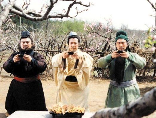 中國十大電視劇排行,《還珠格格》是瓊瑤最有名的作品,《武林外傳》很經典