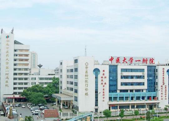 湖南十大醫(yī)院排行榜,湘雅醫(yī)院歷史悠久,湖南省兒童醫(yī)院很專業(yè)