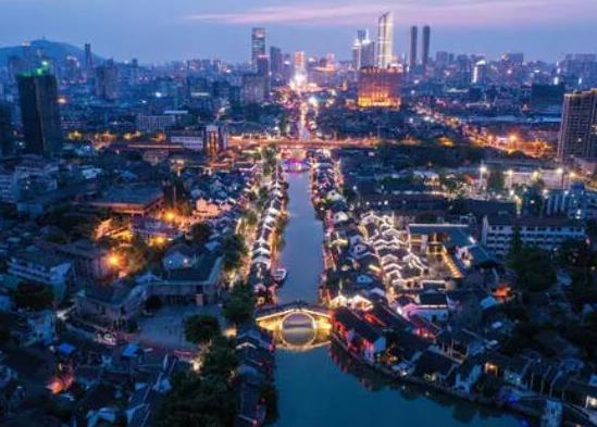十大餐飲收入最高的省市區,廣東是嶺南文化重要傳承地、河北常住人口多