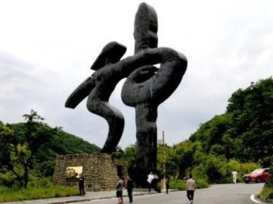 中國(guó)十大世界自然遺產(chǎn),九寨溝景區(qū)、神農(nóng)架旅游區(qū)都是原生態(tài)旅游區(qū)