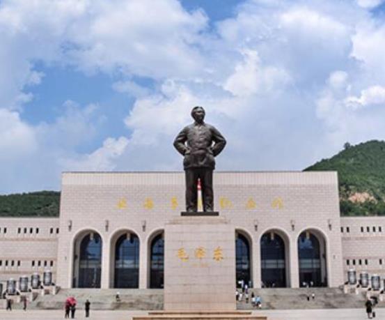 中國十大著名紅色旅游景點,延安革命紀念地景區、西柏坡深受人們歡迎