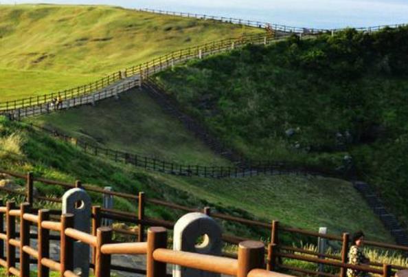 韓國濟(jì)州島十大旅游景點(diǎn)排行 牛島是可以選擇全天游覽