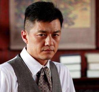 鮮為人知的十大學(xué)霸男星 陳坤1995年考入東方歌舞團擔(dān)任獨唱歌手