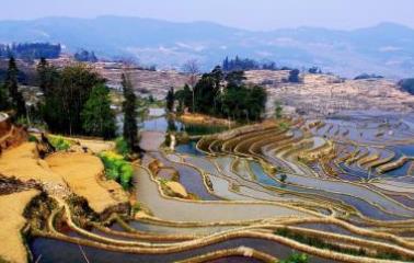 中國最美的三處風光 美麗的阿爾泰山自古被譽為“金山”