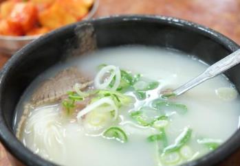 韓國旅游必吃美食 韓國的土豆湯是補身暖胃的一道美味