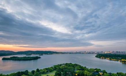 中國適合春季旅游的5a景區 杭州西湖風景名勝區位于杭州市中心