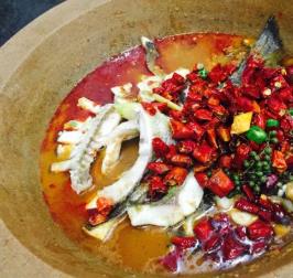 石鍋魚排行榜 九門寨石鍋魚已成為特色餐飲明星品牌