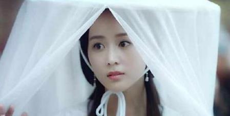 六個(gè)掀開簾子古裝美人 楊冪霸氣外露 李沁俏皮可愛 張鈞甯楚楚動(dòng)人