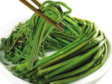 吃蕨菜有什么好處?蕨菜的營養價值、功效與作用