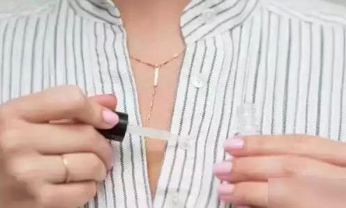 衣服上的指甲油怎么洗?如何選購指甲油