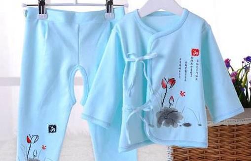 回南天寶寶衣服發(fā)霉該怎么辦?如何預(yù)防寶寶的衣服發(fā)霉