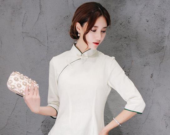 衣服上的碘酒印子怎么消除?大量出汗衣服上有白色的正常嗎