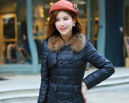 白色羽絨服為什么會發黃?新買的羽絨服有味道怎么辦