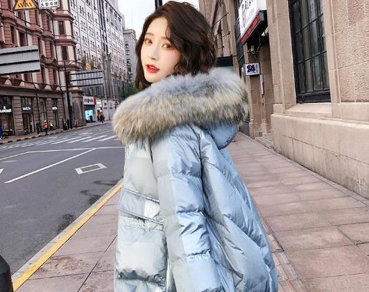 羽絨服穿了十年還暖和嗎?羽絨服是看蓬松度還是看重量