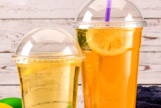pc塑料杯能不能裝開水 pc塑料杯裝100度開水會(huì)有毒嗎