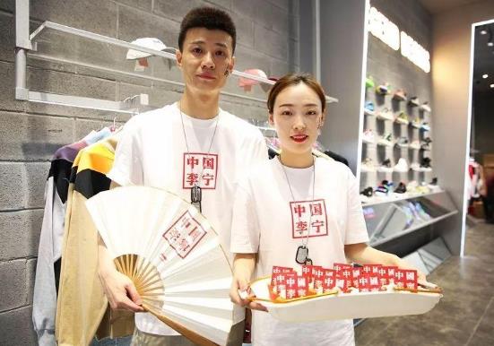 中國李寧的衛衣怎么看是不是正品?中國李寧衛衣怎么那么貴?