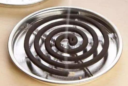 蚊香泡水里可以驅(qū)蚊嗎 燒過的蚊香灰有毒嗎