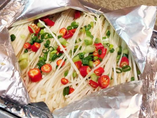 烤箱錫紙是光面朝上還是光面朝下?烤箱錫紙哪面接觸食物才好?