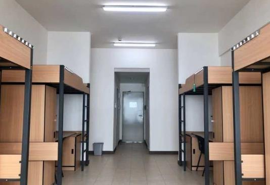 大學宿舍是上鋪好還是下鋪好?大學宿舍是按照專業分的嗎?