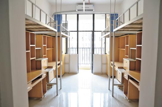 大學宿舍是上鋪好還是下鋪好?大學宿舍是按照專業分的嗎?