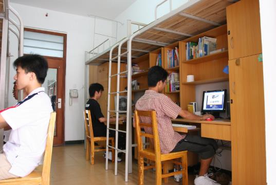 大學宿舍要帶哪些用品?宿舍里的被子買多大的好?