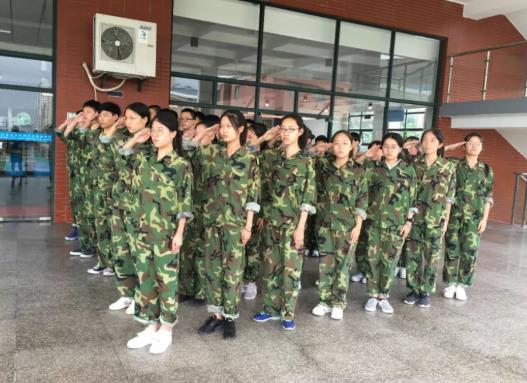 高一軍訓一般要幾天?高一新生報到后就要軍訓嗎?