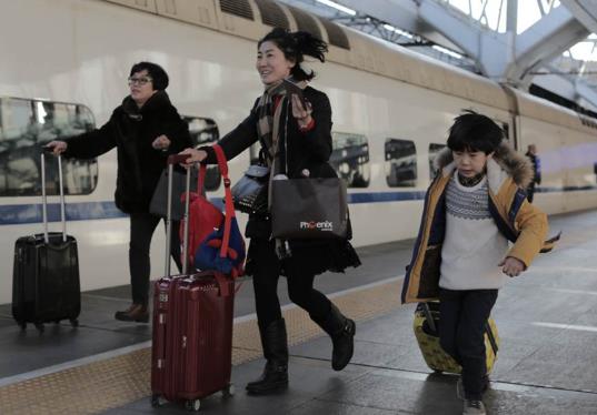 高鐵普及了為什么春運火車票還是難買?春運回家怎么避開人流高峰期