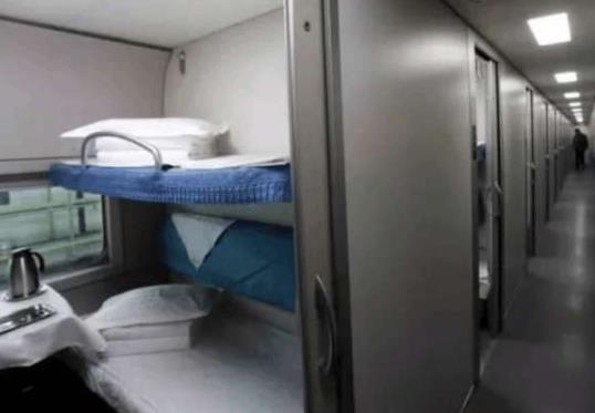 冬天火車臥鋪車廂冷嗎?臥鋪車廂之間為什么要鎖門