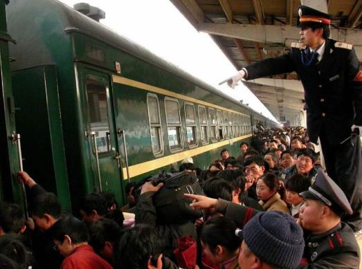 高鐵普及了為什么春運火車票還是難買?春運火車加班車會不會晚點
