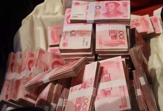 朋友轉50萬到我銀行卡會查嗎?突然存30萬銀行會查嗎