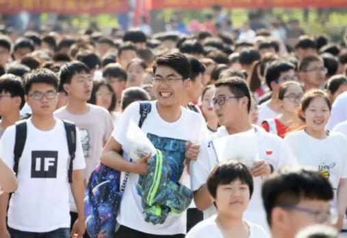 高考準考證能用火車學生票嗎?2022高考看考場需要帶準考證嗎