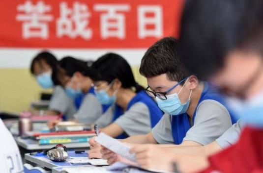 職高高考試卷會不會簡單一些?職高考上大學專業是跟以前一樣嗎